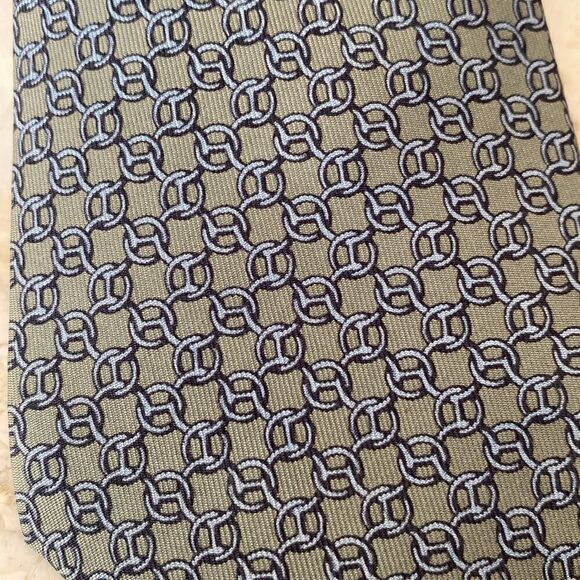 Authentic Hermes 100% Silk Tie Chain Pattern - Picture 2 of 8